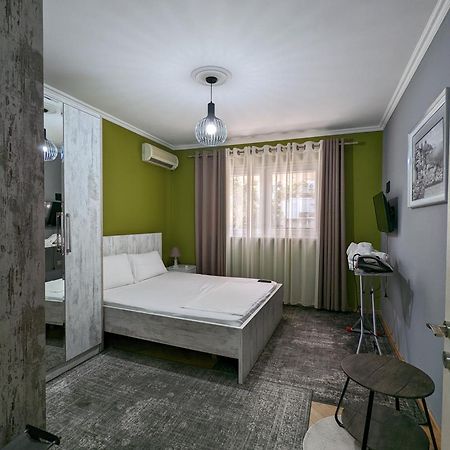 Downtown Retreat "Spiranca" Apartman Tirana Kültér fotó