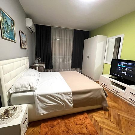 Downtown Retreat "Spiranca" Apartman Tirana Kültér fotó