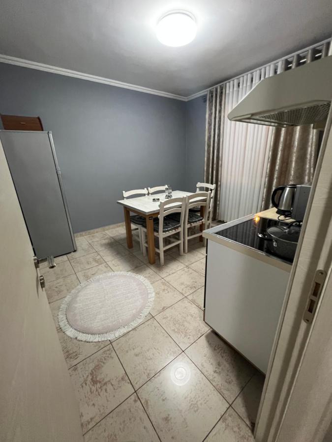 Downtown Retreat "Spiranca" Apartman Tirana Kültér fotó