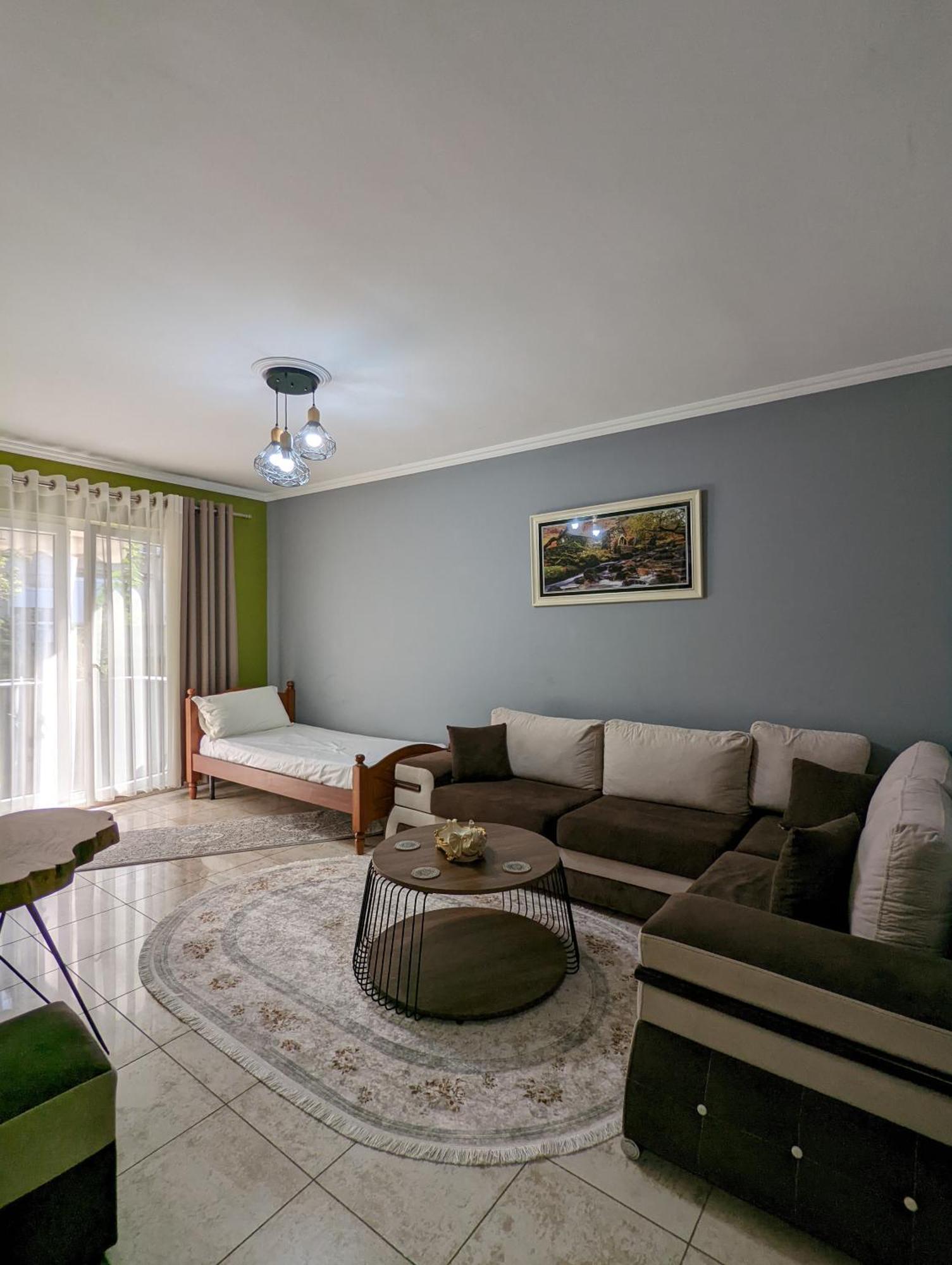 Downtown Retreat "Spiranca" Apartman Tirana Kültér fotó